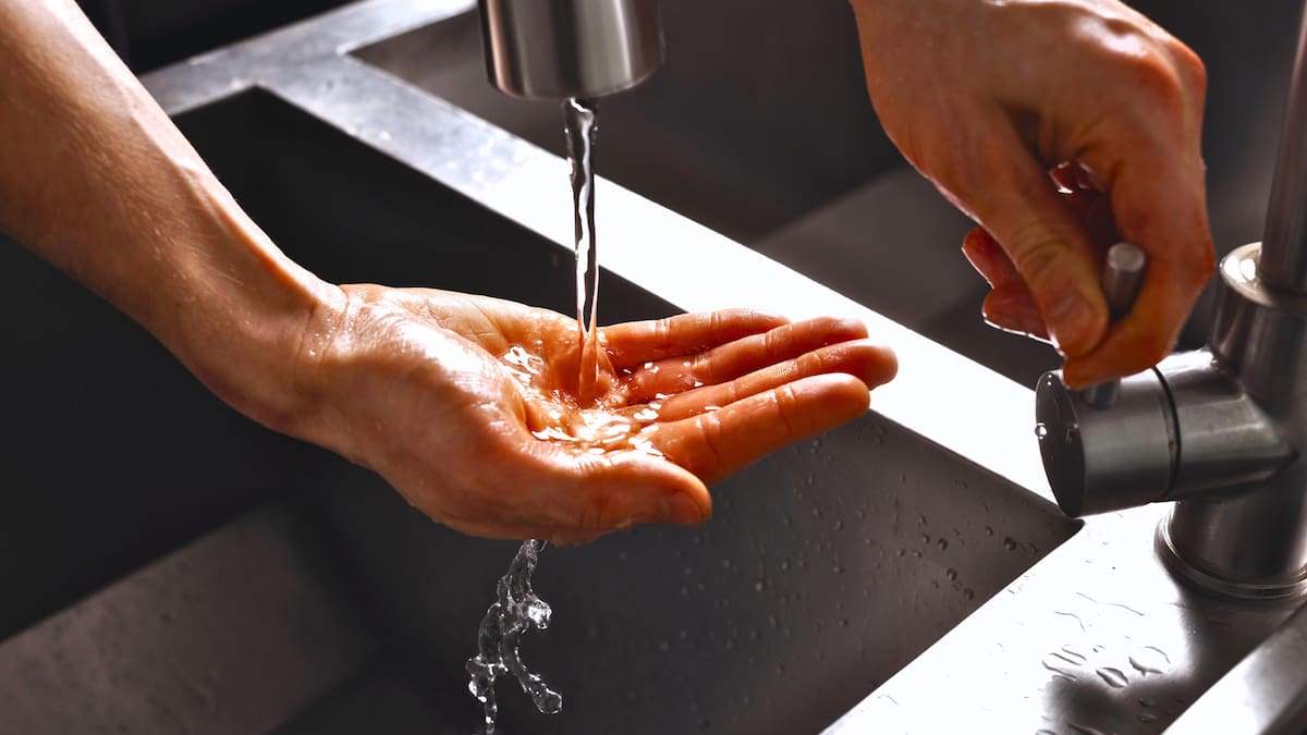 Cortes de agua por hasta 15 horas: Aguas Andinas confirmó importantes interrupciones para este jueves en Santiago