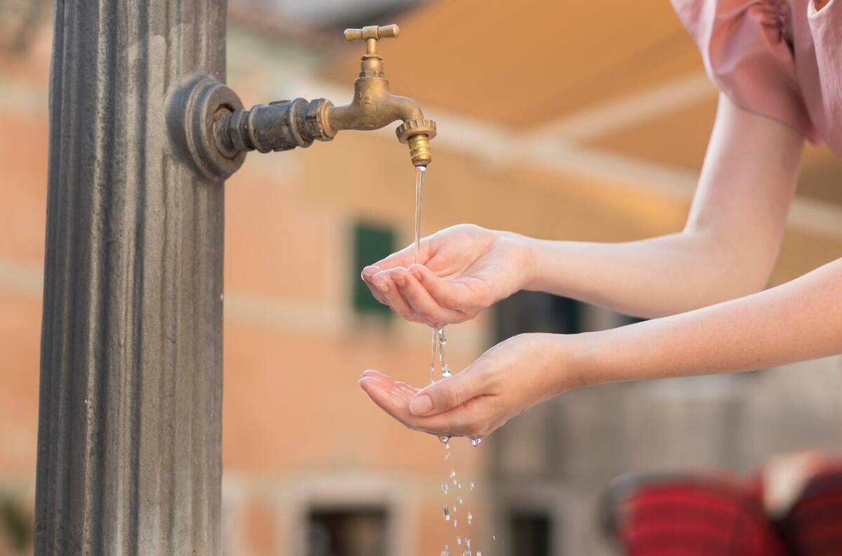 Por varias horas: Aguas Andinas confirma corte de agua para dos comunas de la RM