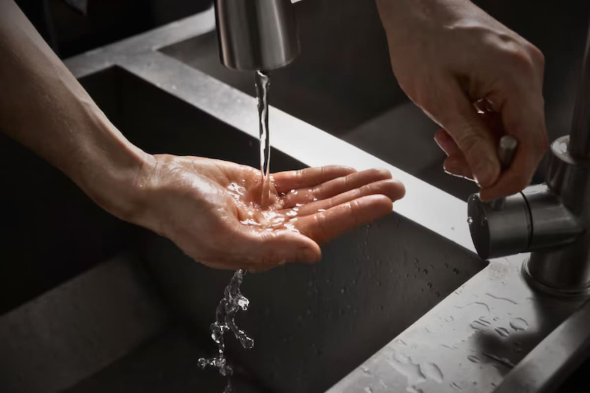 La medida busca reemplazar 1.300 metros de tubería que guía agua potable en Talcahuano.
Créditos: @essbio en X