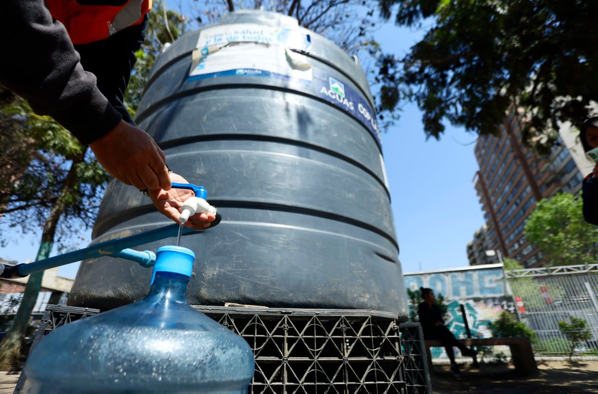 Aguas Andinas advierte por corte de agua en la RM para este martes: en estas comunas durará hasta 15 horas