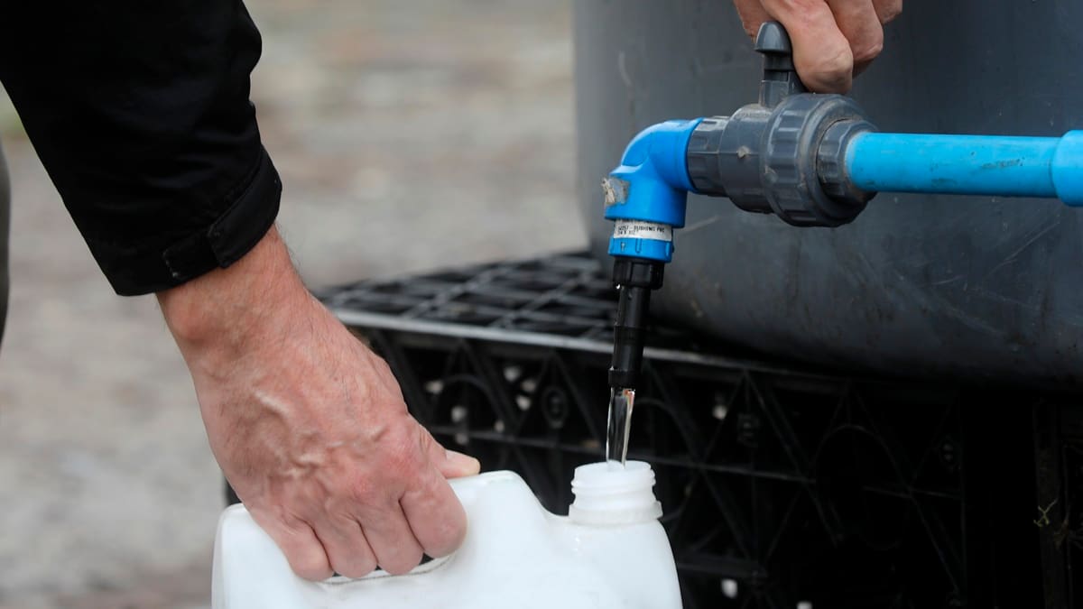 Aguas Andinas confirma corte de agua en la RM para este miércoles: estas comunas no tendrán suministro por hasta 8 horas