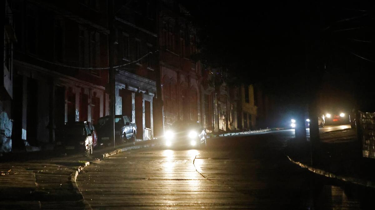 Voraz incendio deja 20 mil hogares sin luz en Valparaíso: todo lo que se sabe y a qué hora podría volver el suministro