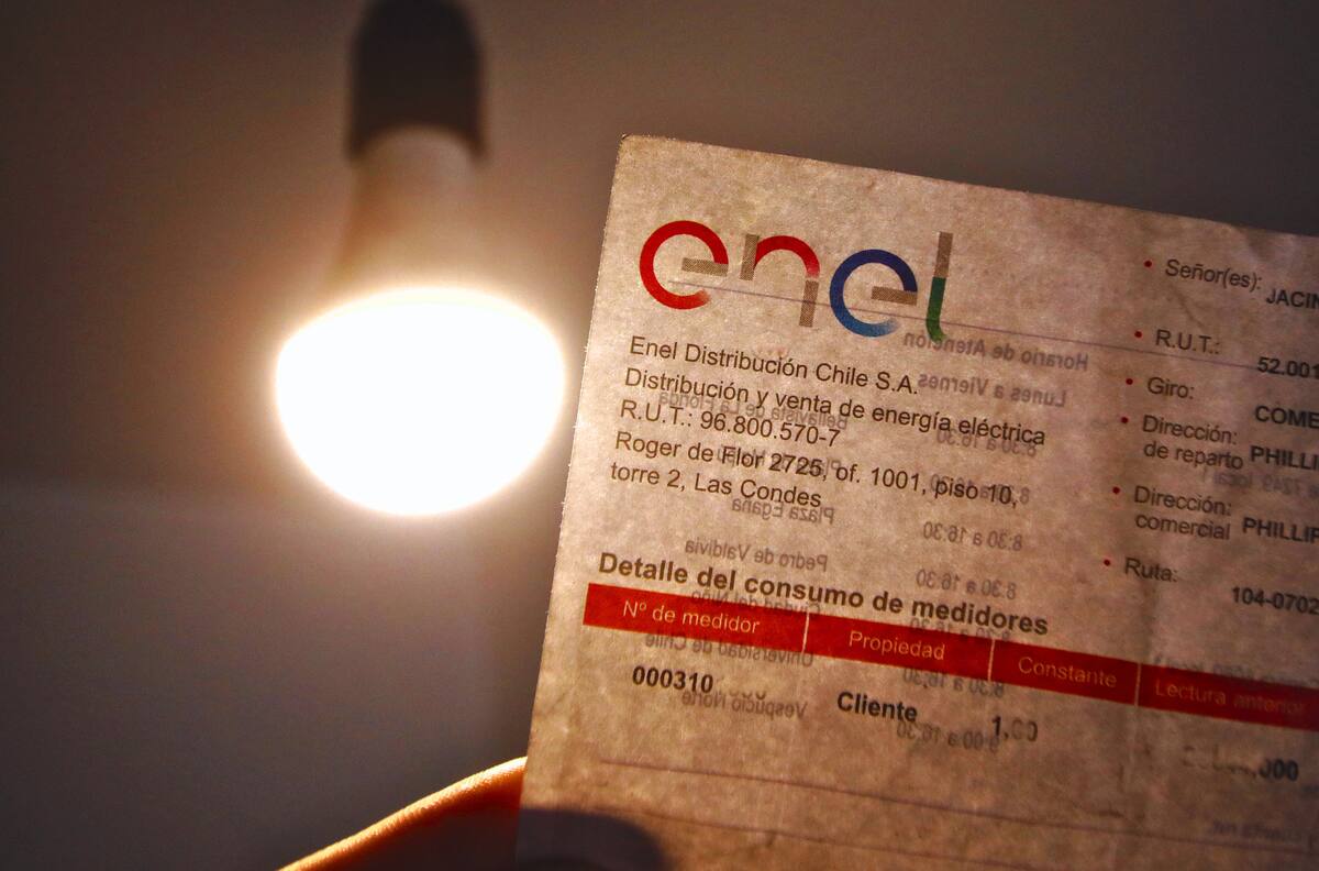El aeropuerto de Santiago también se verá afectado: Enel confirma cortes de luz de hasta siete horas en sectores de la capital