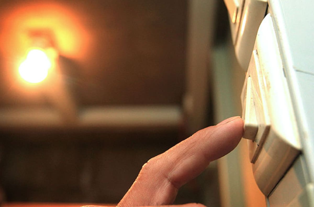 Durará hasta 7 horas: Corte de luz en la RM afectará a estas comunas el lunes 18 de mayo