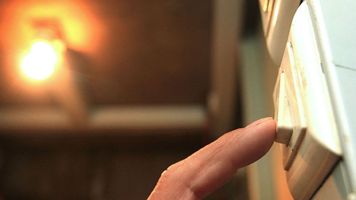 Durará hasta 7 horas: Corte de luz en la RM afectará a estas comunas el jueves 23 de abril