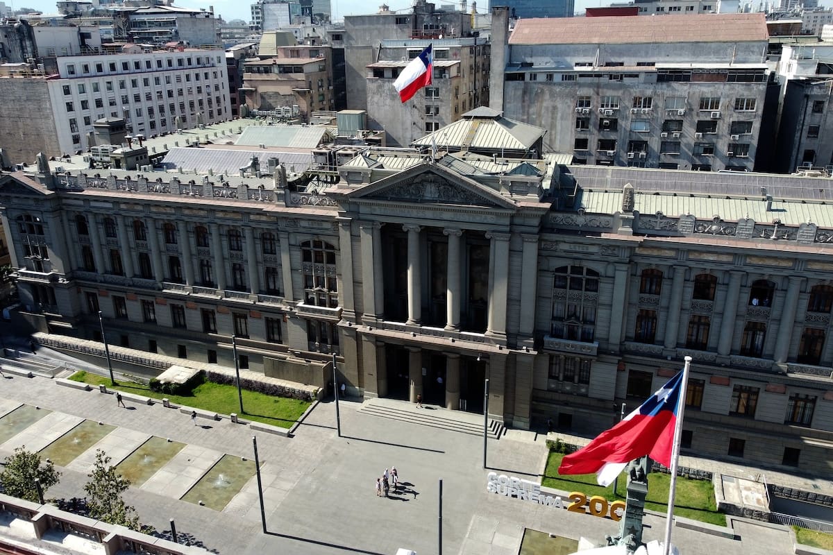 El Pleno del máximo tribunal del país abrió un cuaderno de remoción en contra de la ministra Ángela Vivanco.