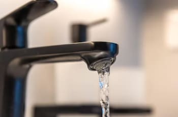 Aguas Andinas confirma corte de agua en sectores de cinco comunas de la RM para este miércoles