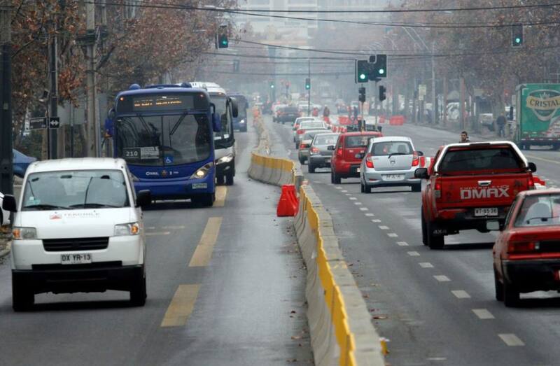 Conoce los cortes y desvíos que hay este domingo 21 de mayo en Santiago. Foto: ATON.
