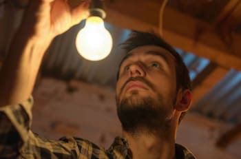 Enel confirma cortes de luz en cuatro comunas de la Región Metropolitana para este martes 16 de diciembre