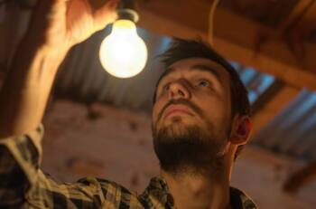 Enel confirma cortes de luz en nueve comunas de la Región Metropolitana para este viernes 5 de diciembre