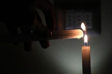 Enel advierte por cortes de luz programados en cinco comunas de la Región Metropolitana para este martes