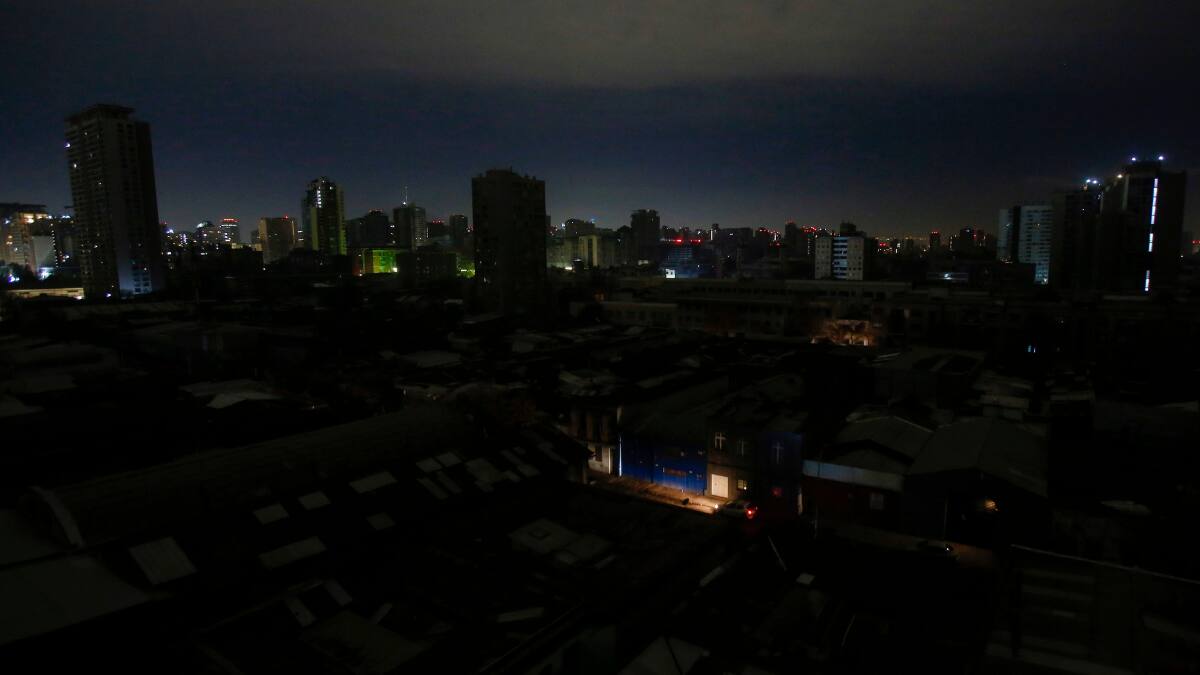 Enel confirma cortes de luz en Santiago, Las Condes, San Miguel y seis comunas más para este sábado en la RM