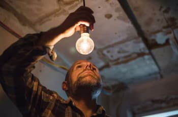 Enel anuncia cortes de luz en la Región Metropolitana: Estas comunas se verán afectadas el miércoles 10 de diciembre