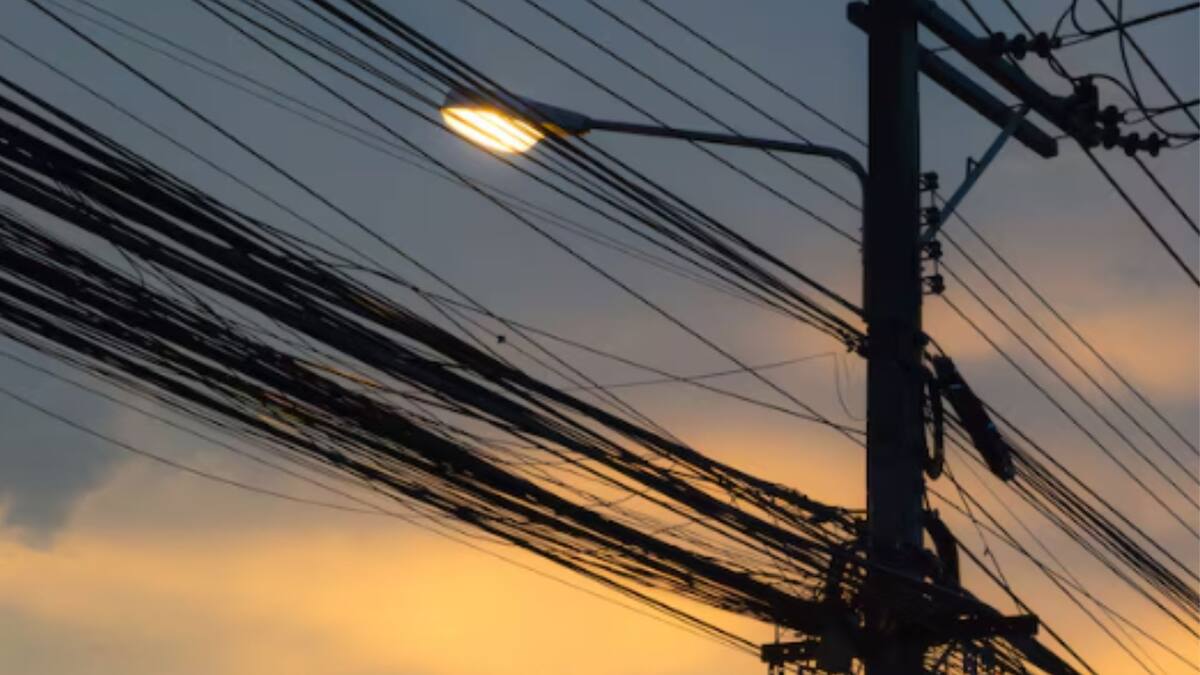 Anunciado por Enel: 7 comunas de la Región Metropolitana tendrán cortes de luz este miércoles 25 de febrero