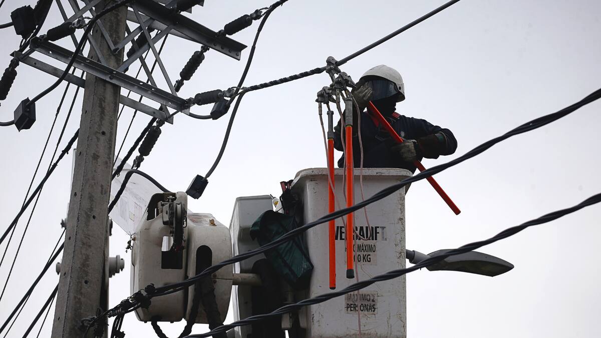 Masivo corte de luz en este sector de la Región Metropolitana: Más de 2.000 clientes están sin suministro