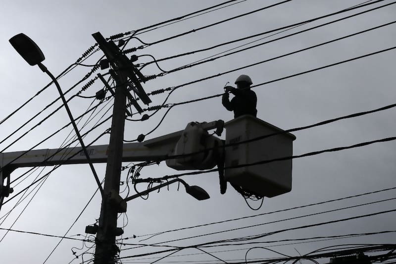 Según informa Enel, la medida se debe a trabajos programados en la ciudad. Créditos: Javier Salvo/Aton Chile.