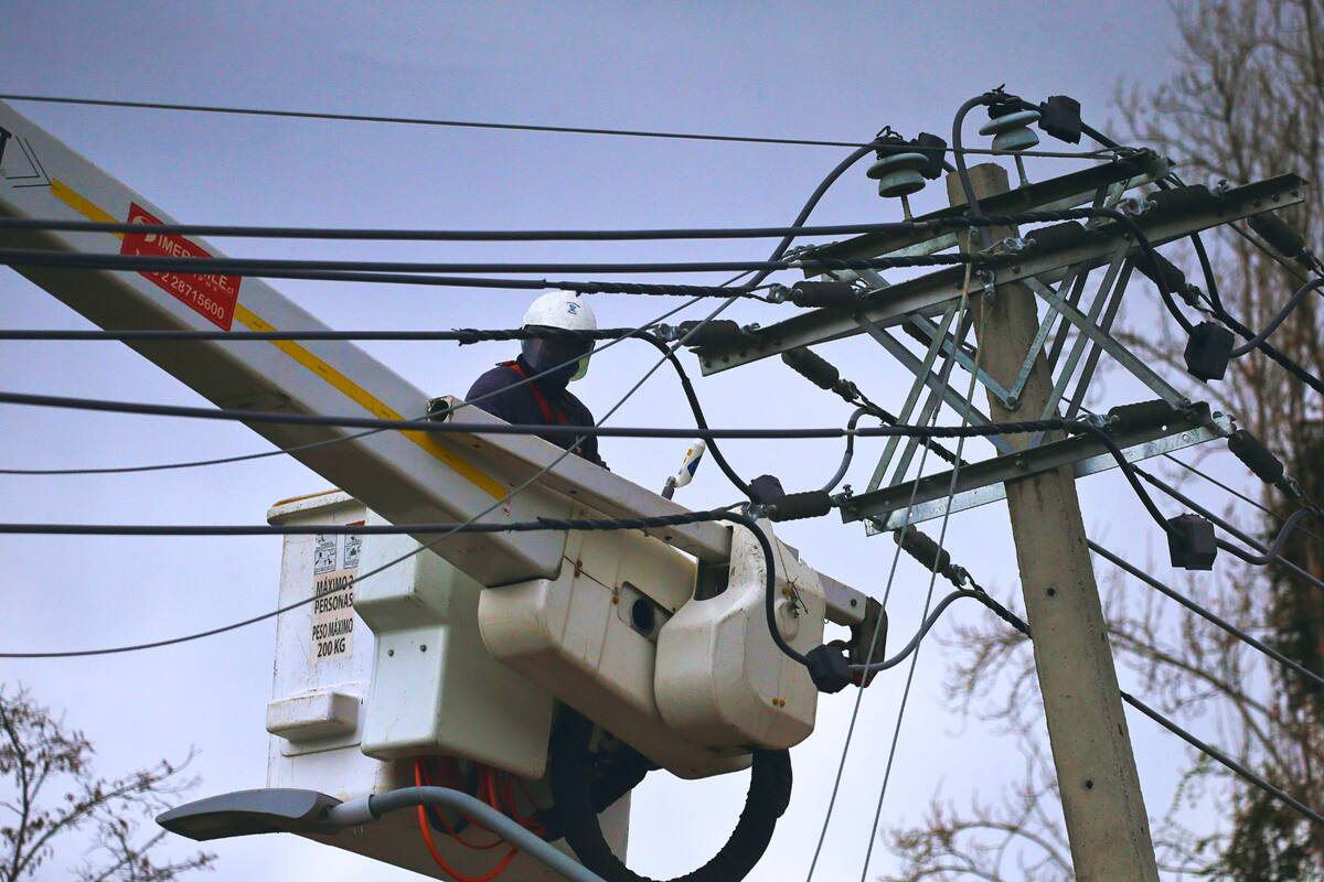 Serán 6 comunas las afectadas en el servicio eléctrico este domingo. Créditos: Aton Chile.