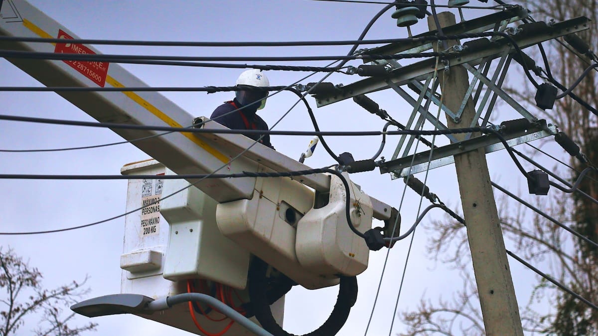 Enel confirma cortes de luz de hasta 8 horas en 5 comunas de la Región Metropolitana este martes 21 de julio