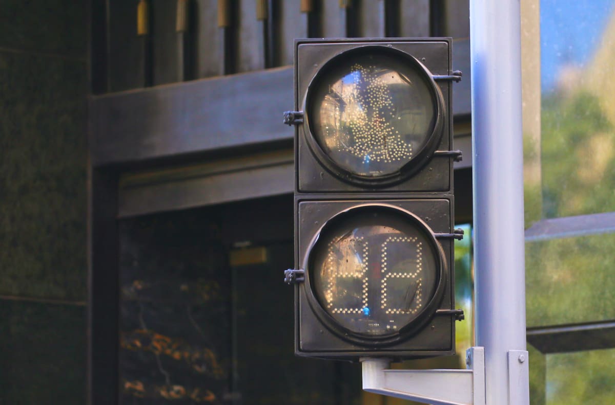 Corte de luz afectará a más de cuatro comunas de la RM este lunes: Durará hasta 8 horas