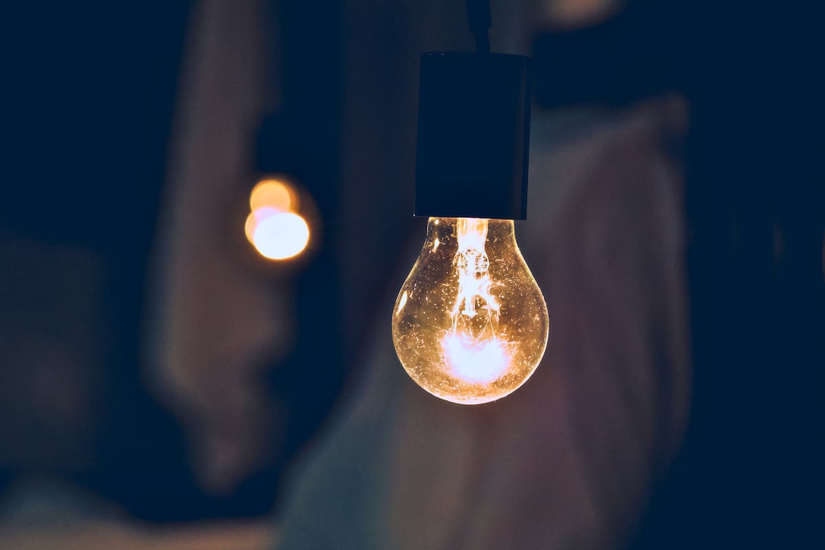 Las suspensiones afectarán hasta nueve comunas este lunes 11 de mayo. Foto: Freepik.