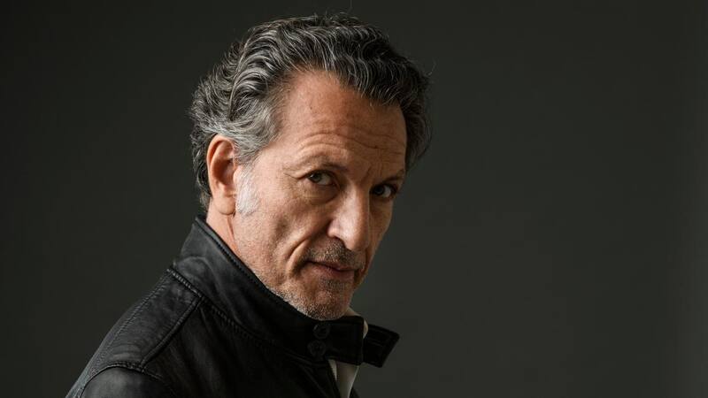 actúa en "Mano de Hierro" de Netflix.