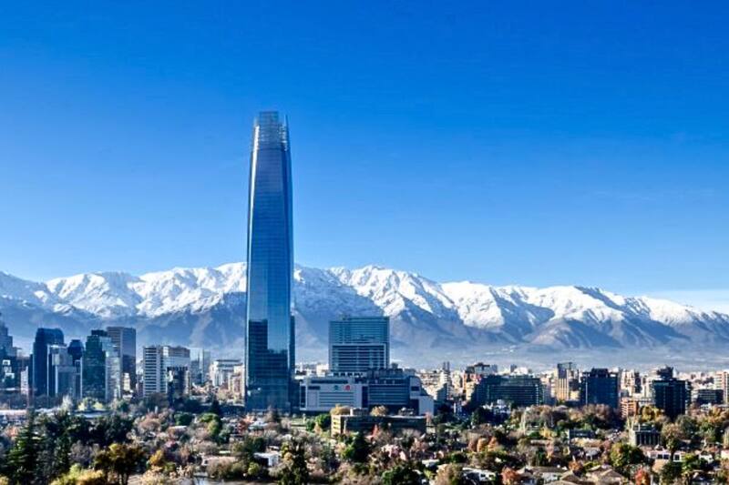 Es el mall con mayor avalúo fiscal de Chile.