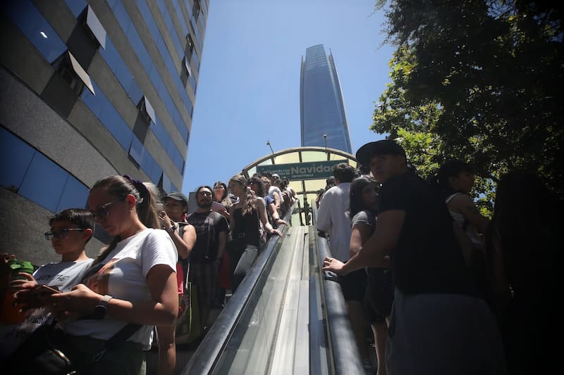 Es la torre más grande de Chile. Foto: Aton