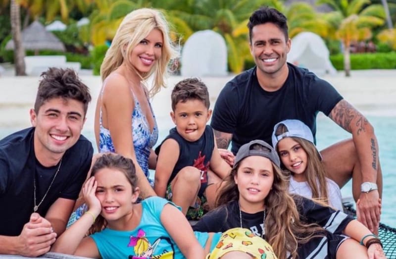 De izquierda a derecha: Rebecca, Raffaella e Isidora, las hijas de Coté López y Luis Jiménez.