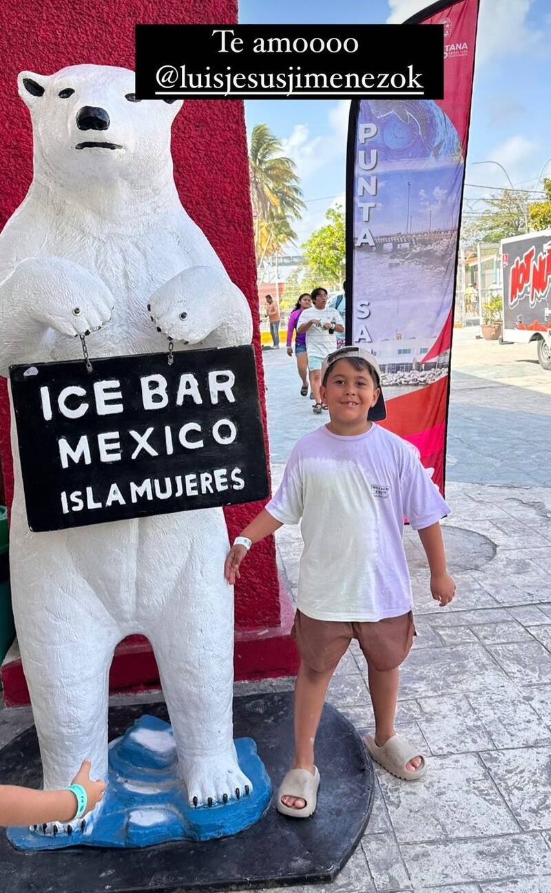 El hijo de la pareja en Isla Mujeres / Instagram