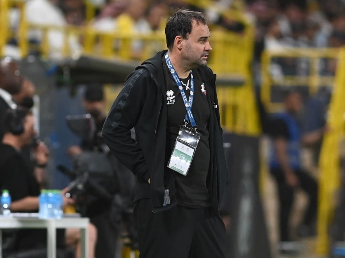 La última experiencia de José Luis Sierra en el fútbol chileno fue dirigiendo a Palestino en 2021.