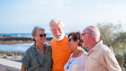 Conocida cooperativa de ahorros presta dinero a adultos mayores de 60 años: son TRES requisitos