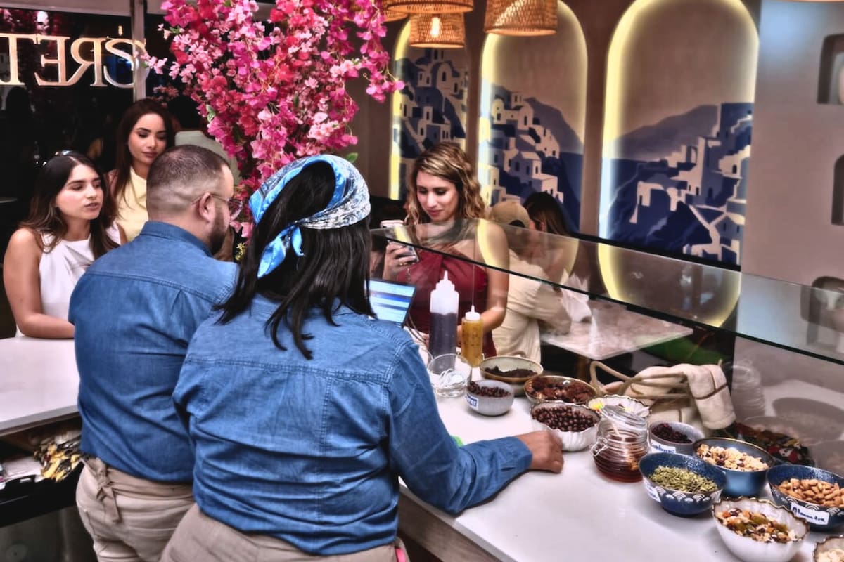 El lugar perfecto para probar un café y un buen brunch al estilo griego. Créditos: @cretacafe.cl vía Instagram.