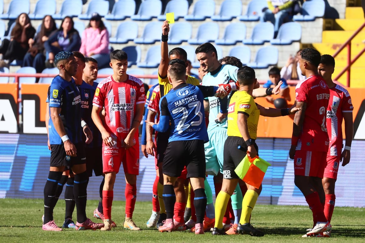El jugador de Huachipato ante La Calera. Foto: ATON.