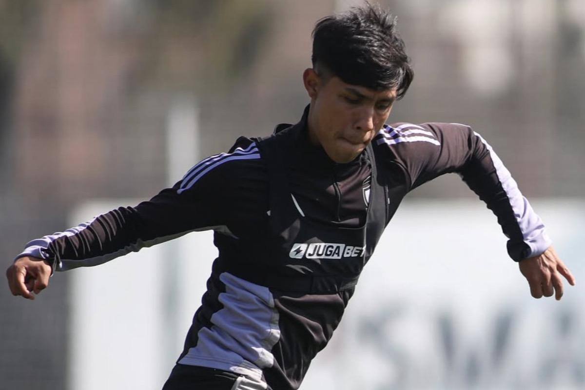 El delantero ha sido parte de los entrenamientos de Colo Colo.