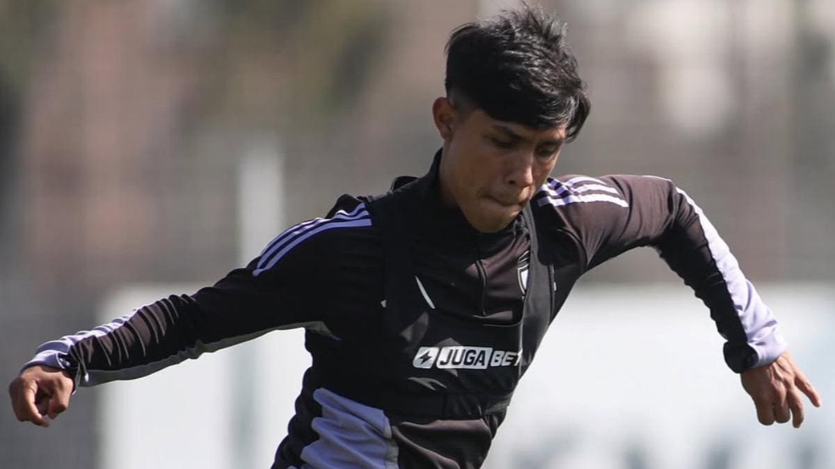 Asomaba como el futuro “9″ de Colo-Colo y ahora está “congelado” en el Estadio Monumental: luz verde para salir