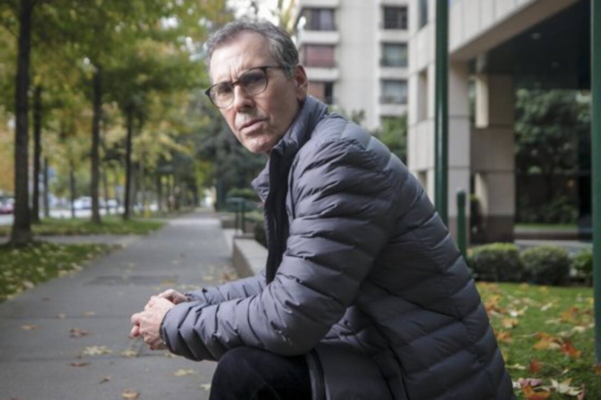 fue dado de baja en una película y peligra su participación en una obra de teatro.