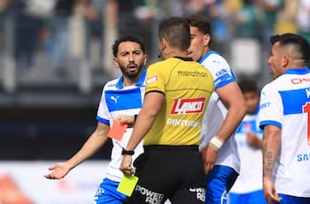 Problemas para Daniel Garnero en la UC: Cristián Cuevas recibe implacable castigo