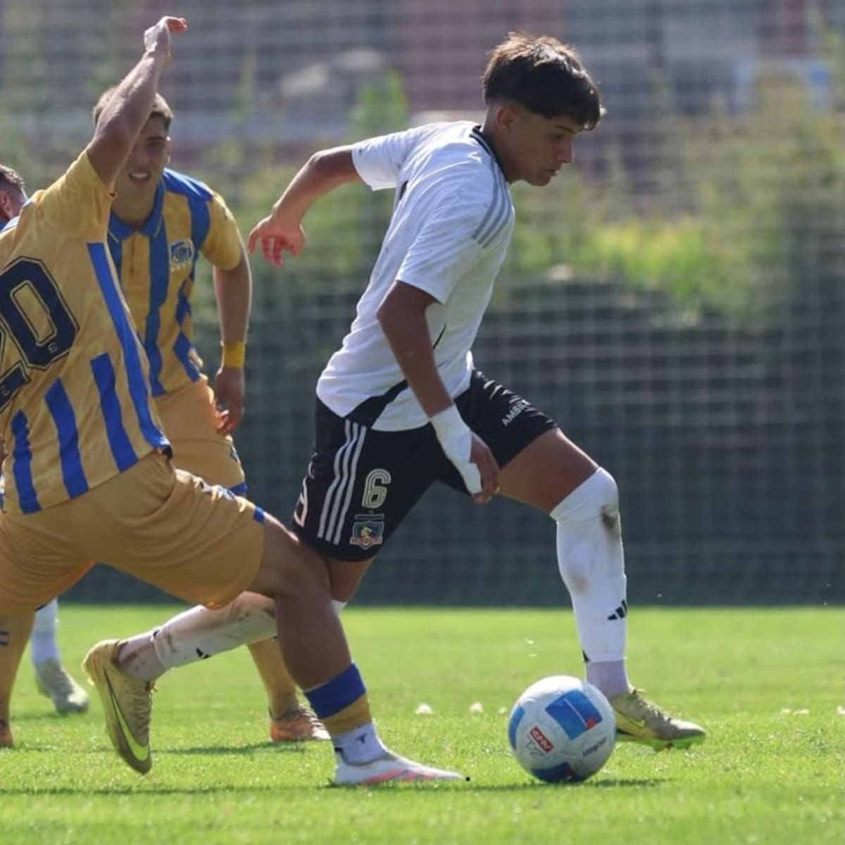 De la cantera al primer equipo: La sorpresiva convocatoria de Cristián Díaz en Colo-Colo para cubrir la ausencia de Alarcón