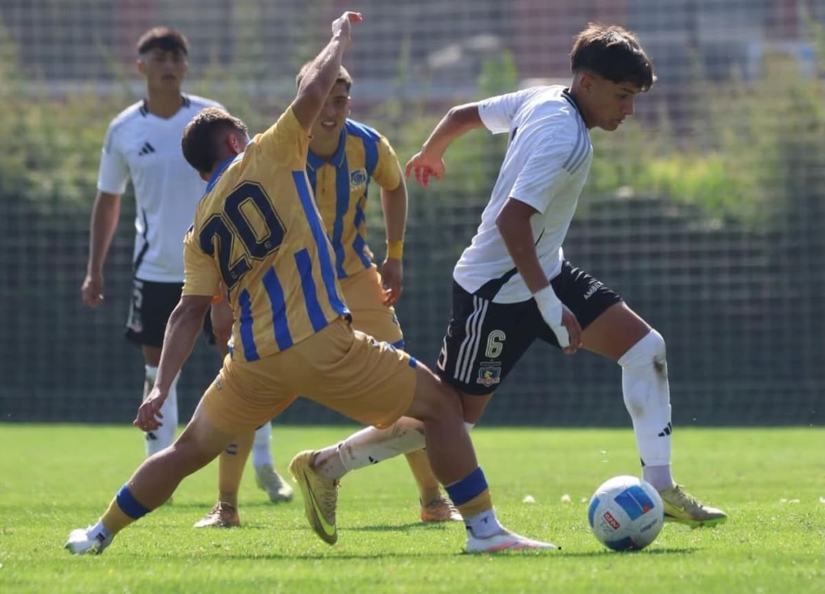 El volante se hace un espacio en el equipo de Fernando Díaz. Foto: @c.diazz6.