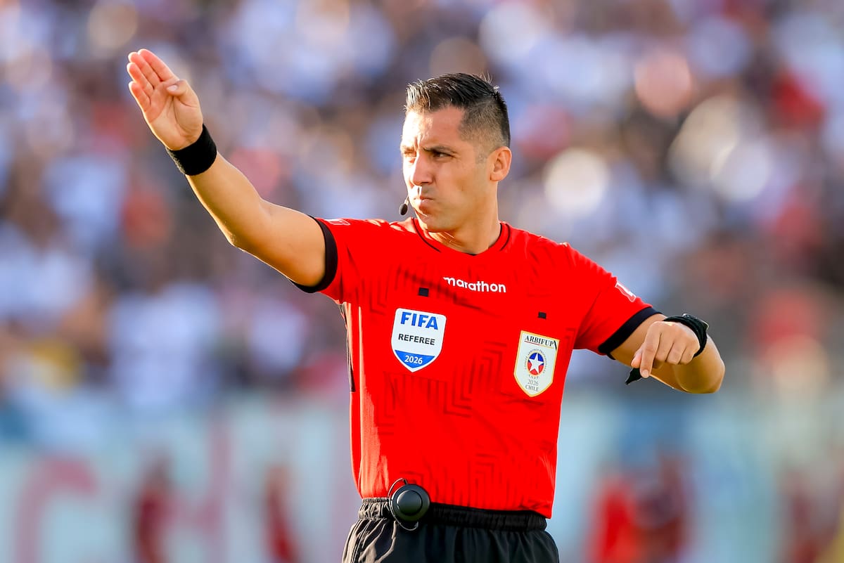 Fue el árbitro del último Superclásico entre Colo Colo y la U. Foto: Agencia Aton.