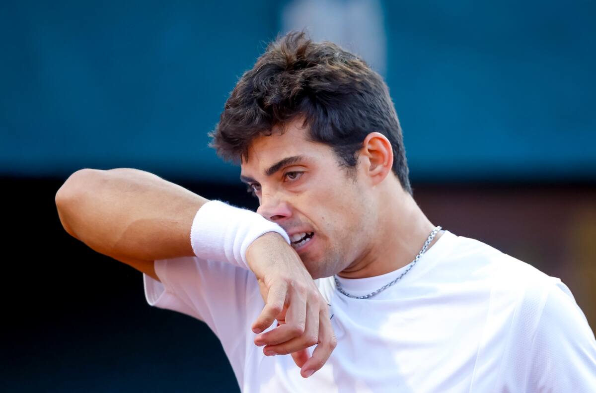 Cristian Garin cae en su estreno ante Luciano Darderi y el Australian Open se queda sin chilenos