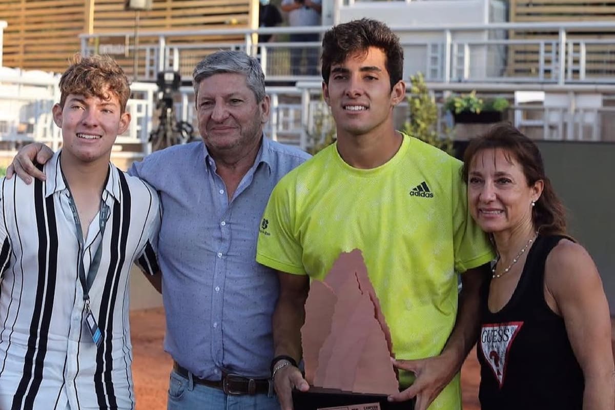 El tenista junto a su familia.