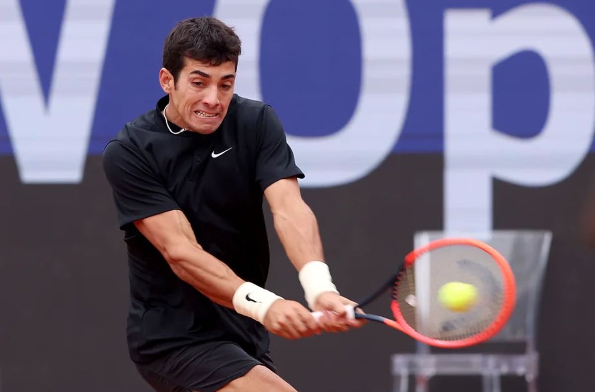 Cristian Garin evita un papelón de proporciones y debuta con triunfo en el ATP de Zhuhai