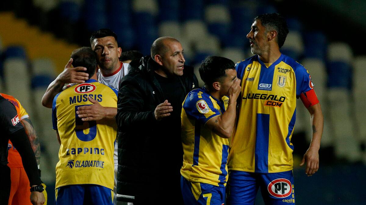 “Fue doloroso”: Cristián Muñoz vive en la U de Conce su revancha tras descender por secretaría con Barnechea
