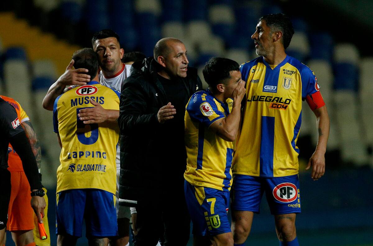 “Fue doloroso”: Cristián Muñoz vive en la U de Conce su revancha tras descender por secretaría con Barnechea