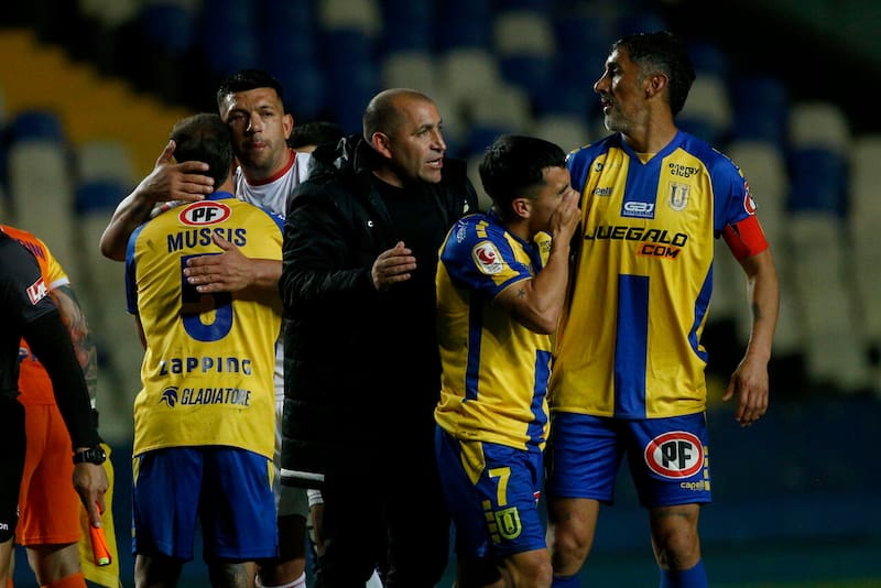 Es puntero con Universidad de Concepción con cuatro fechas por disputar. Foto: Photosport