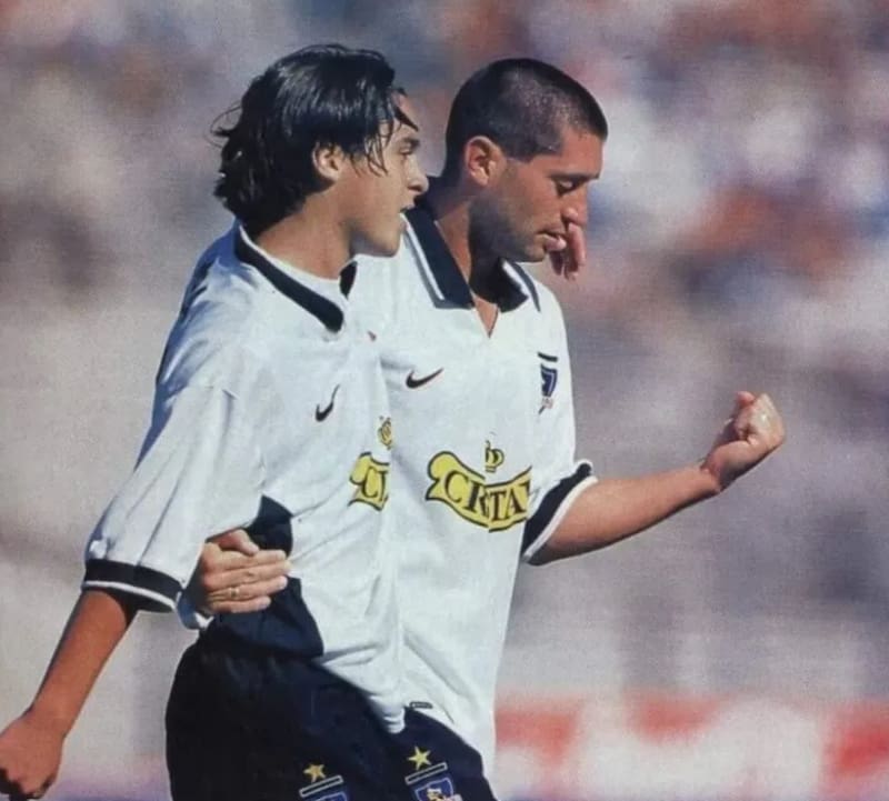 El goleador chileno que se paseó por el mundo lamenta no haber estado más temporadas en Colo Colo.