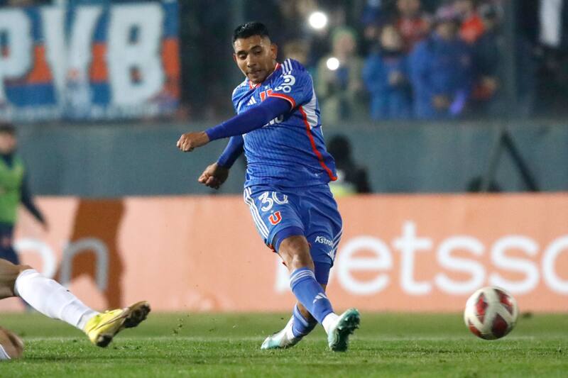 El delantero de Universidad de Chile ha sido blanco de críticas. (Foto: Agencia Aton)