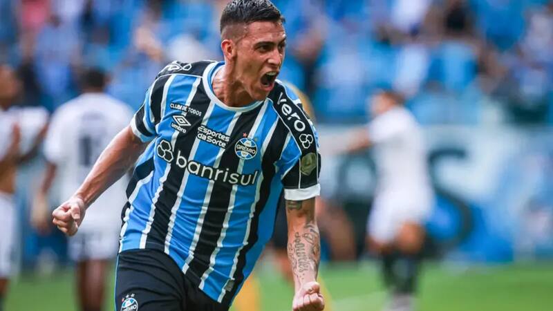 Cristian Pavón suena para reforzar a Talleres.