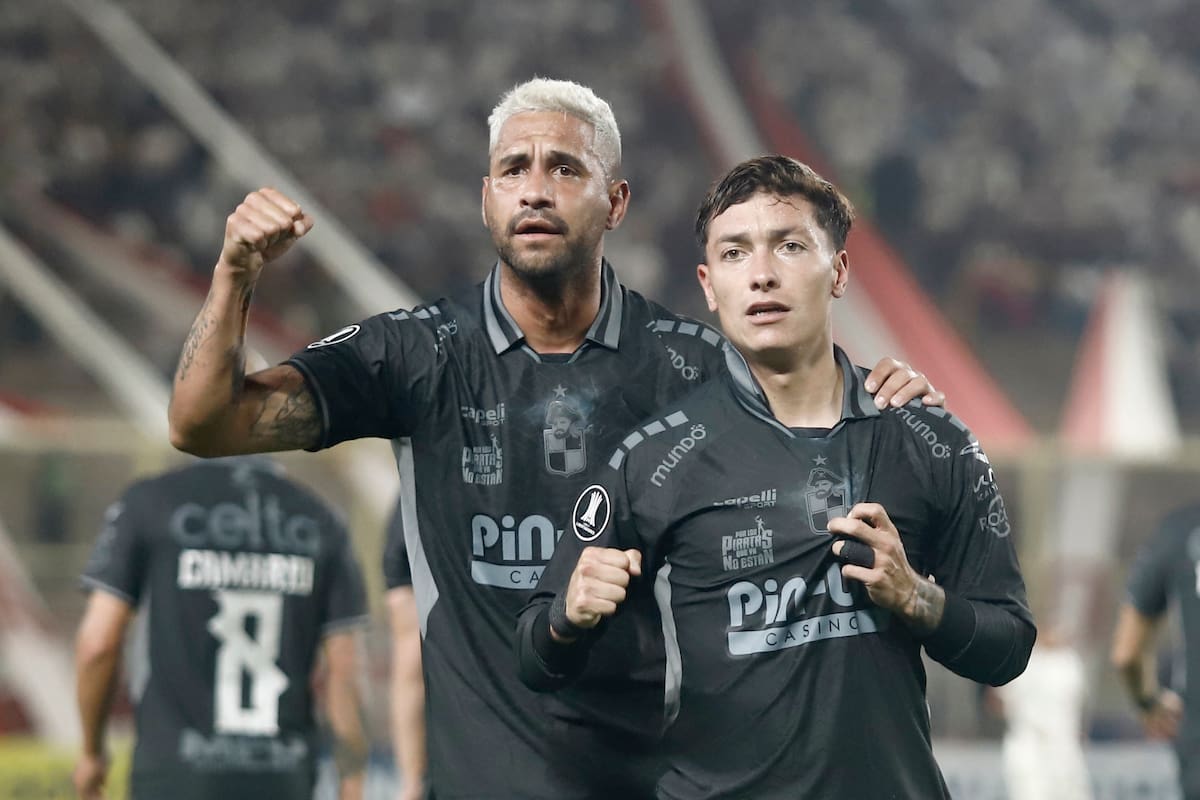 El extremo se luce en Coquimbo Unido, pero lo cuestionan por no hacer lo mismo en Colo Colo. Foto: EFE.